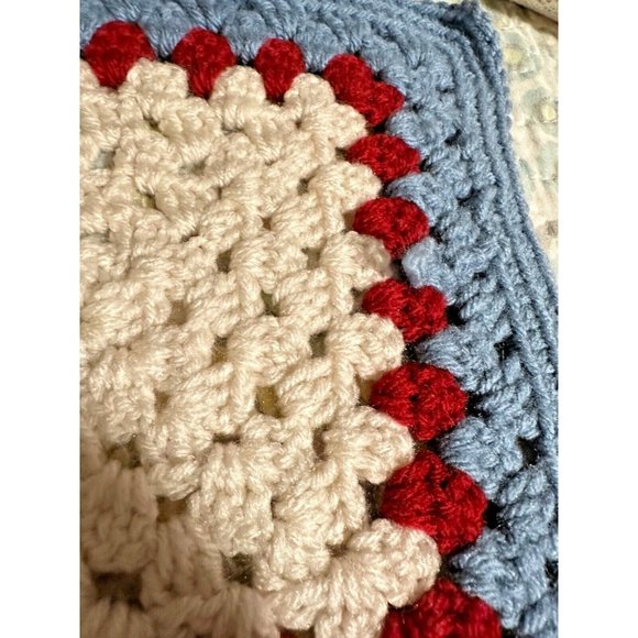 Crochet Granny Square Roseanne Afghan Blanket Throw Baby Crib Retro Grannycore - Picture 4 of 6